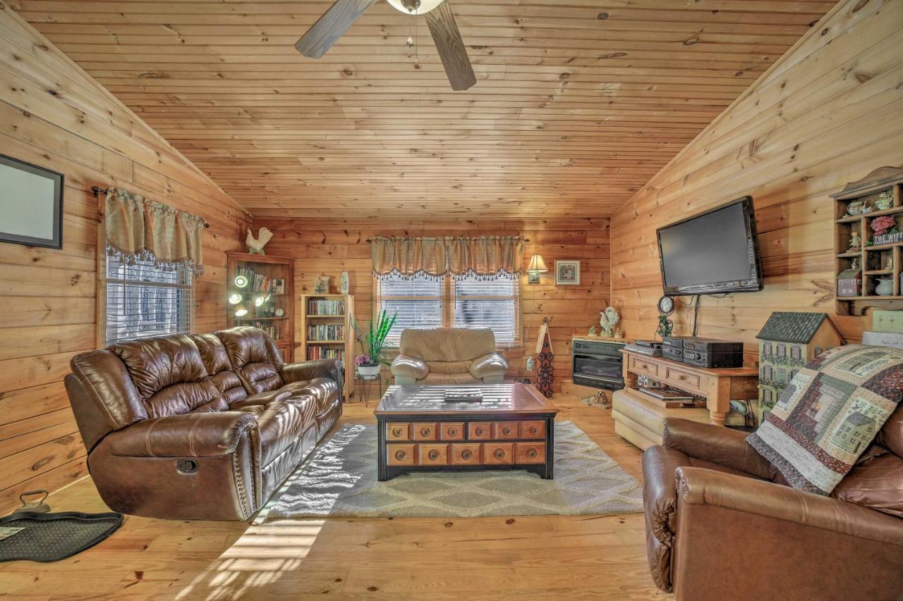 Franklin Cabin With Porch Near Hiking And Waterfalls! Dış mekan fotoğraf