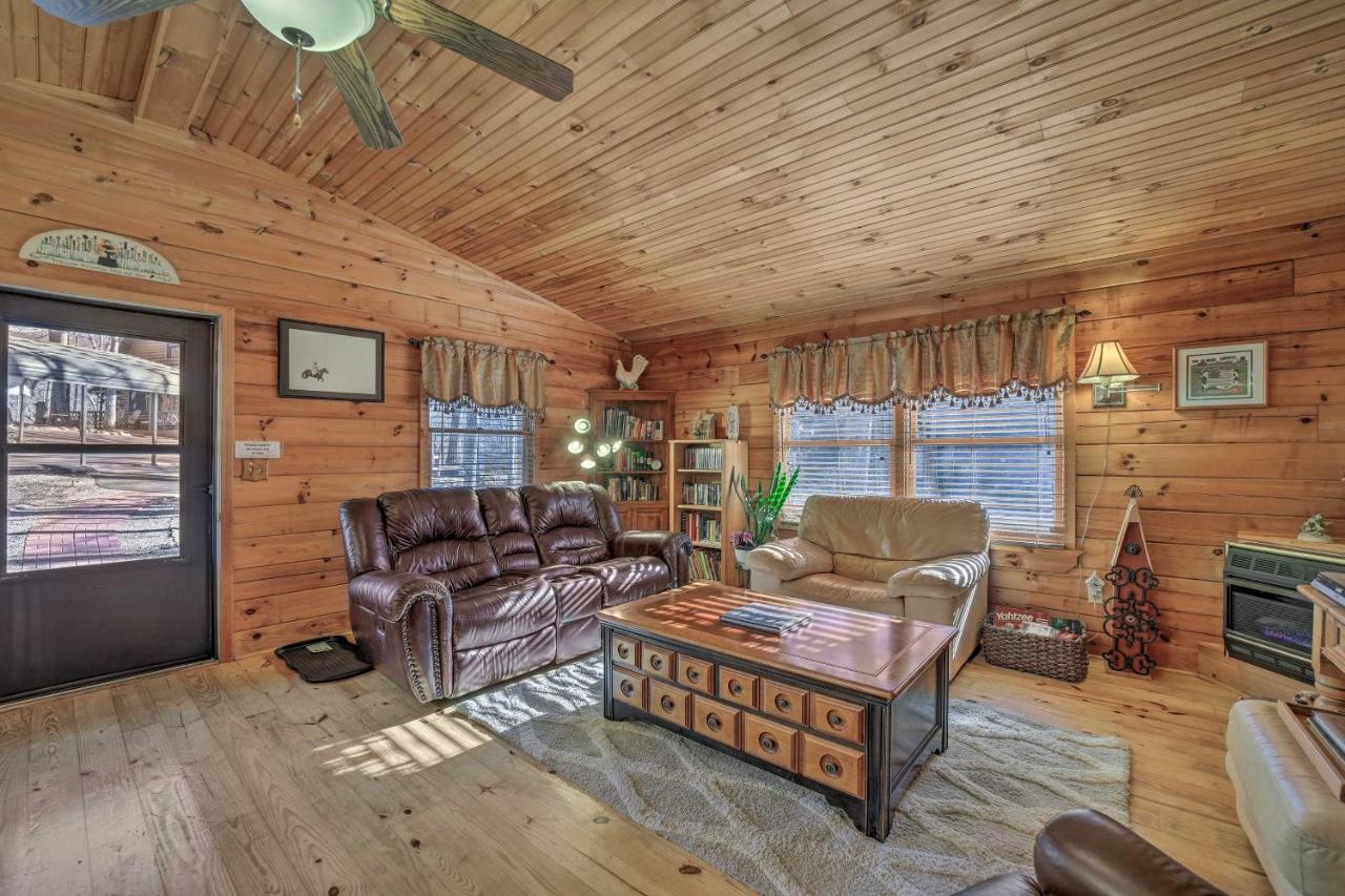 Franklin Cabin With Porch Near Hiking And Waterfalls! Dış mekan fotoğraf