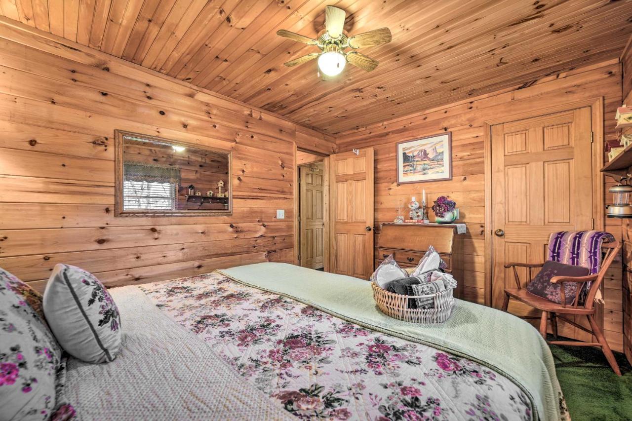 Franklin Cabin With Porch Near Hiking And Waterfalls! Dış mekan fotoğraf
